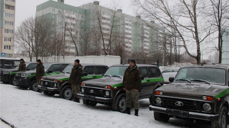 Автопарк охотничьих инспекторов Минприроды Чувашии пополнился на 5 патрульных автомобилей